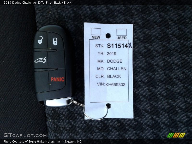 Pitch Black / Black 2019 Dodge Challenger SXT