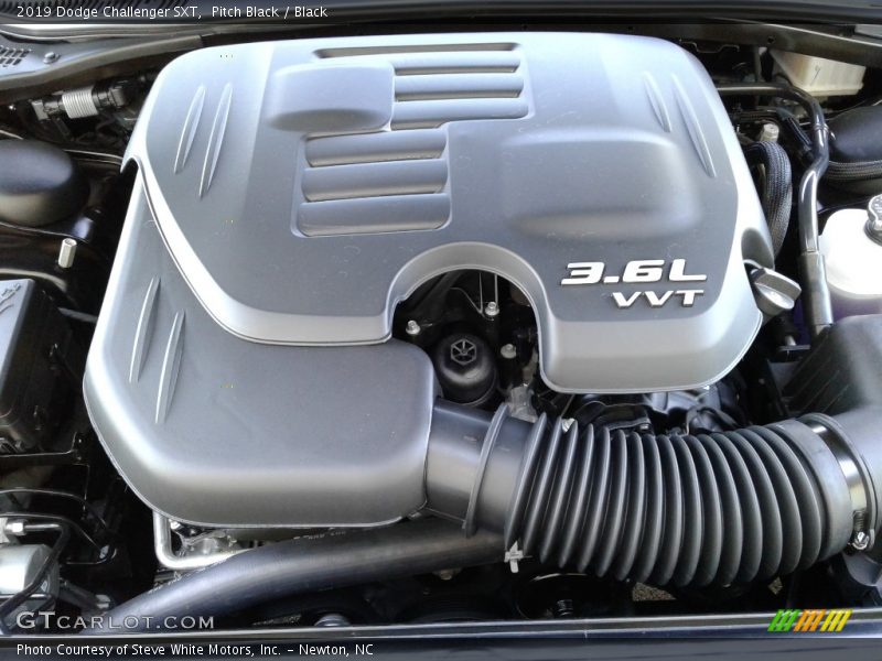 Pitch Black / Black 2019 Dodge Challenger SXT