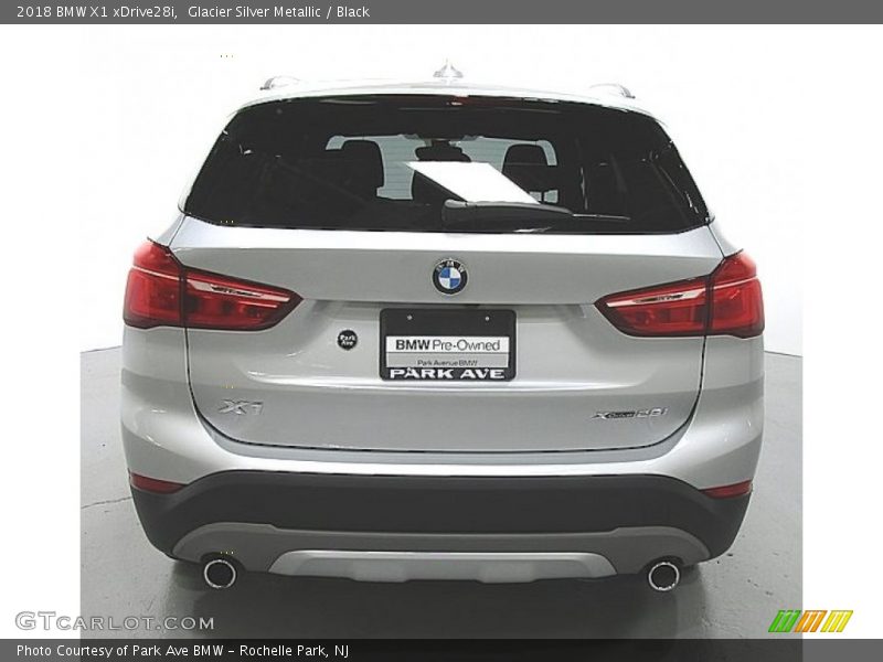 Glacier Silver Metallic / Black 2018 BMW X1 xDrive28i