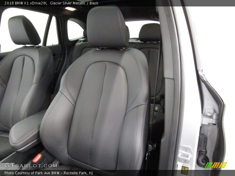 Glacier Silver Metallic / Black 2018 BMW X1 xDrive28i