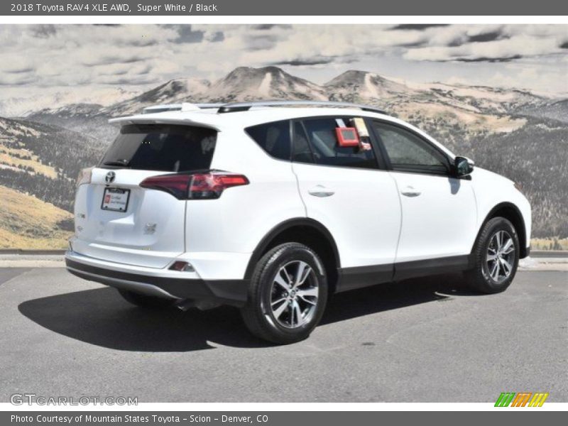 Super White / Black 2018 Toyota RAV4 XLE AWD