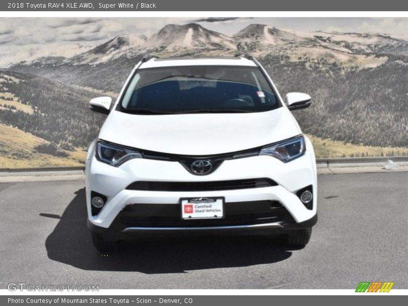 Super White / Black 2018 Toyota RAV4 XLE AWD