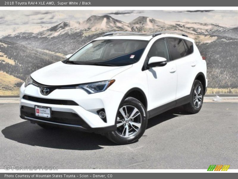 Super White / Black 2018 Toyota RAV4 XLE AWD