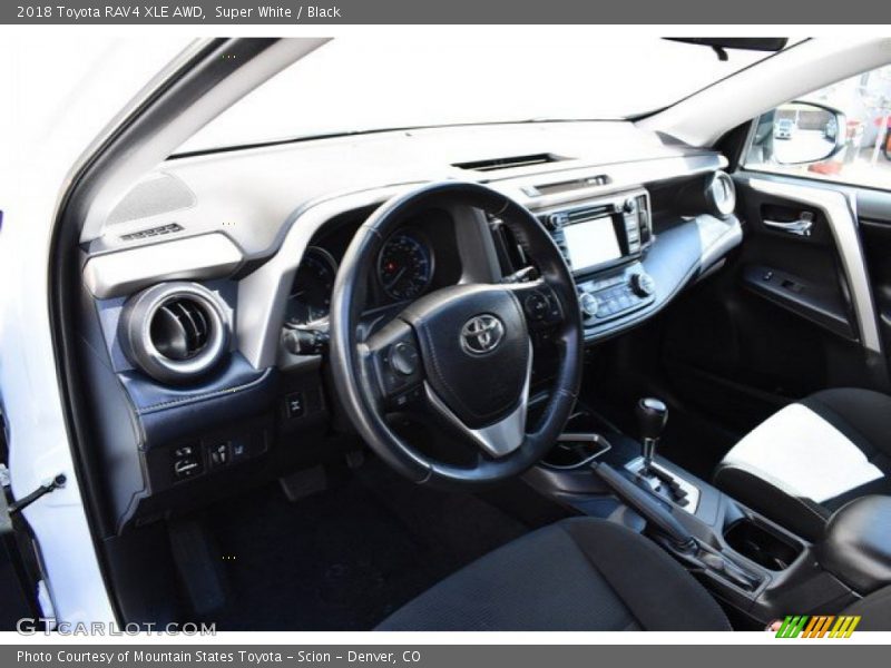 Super White / Black 2018 Toyota RAV4 XLE AWD