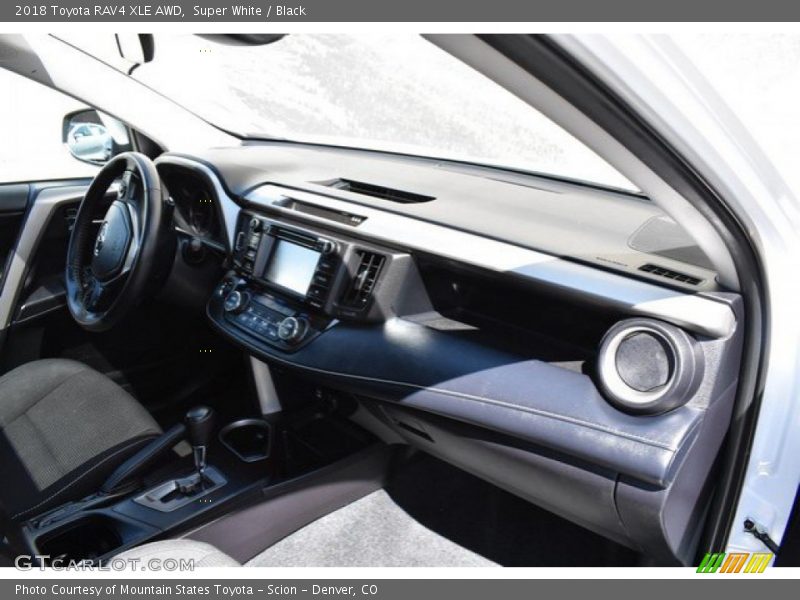 Super White / Black 2018 Toyota RAV4 XLE AWD