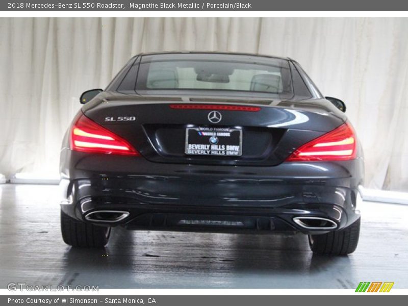 Magnetite Black Metallic / Porcelain/Black 2018 Mercedes-Benz SL 550 Roadster