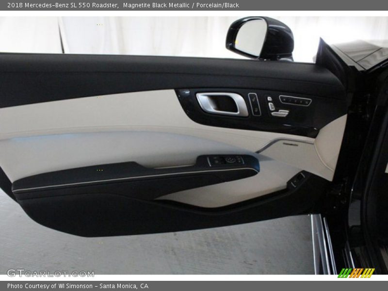Magnetite Black Metallic / Porcelain/Black 2018 Mercedes-Benz SL 550 Roadster