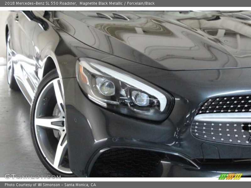Magnetite Black Metallic / Porcelain/Black 2018 Mercedes-Benz SL 550 Roadster