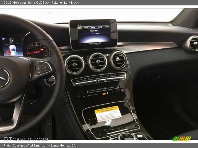 Polar White / Black 2019 Mercedes-Benz GLC 300