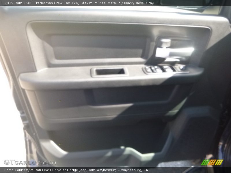 Maximum Steel Metallic / Black/Diesel Gray 2019 Ram 3500 Tradesman Crew Cab 4x4