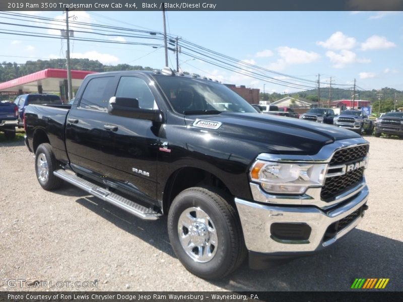 Front 3/4 View of 2019 3500 Tradesman Crew Cab 4x4