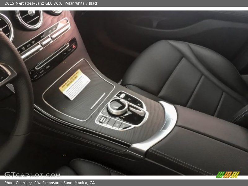 Polar White / Black 2019 Mercedes-Benz GLC 300