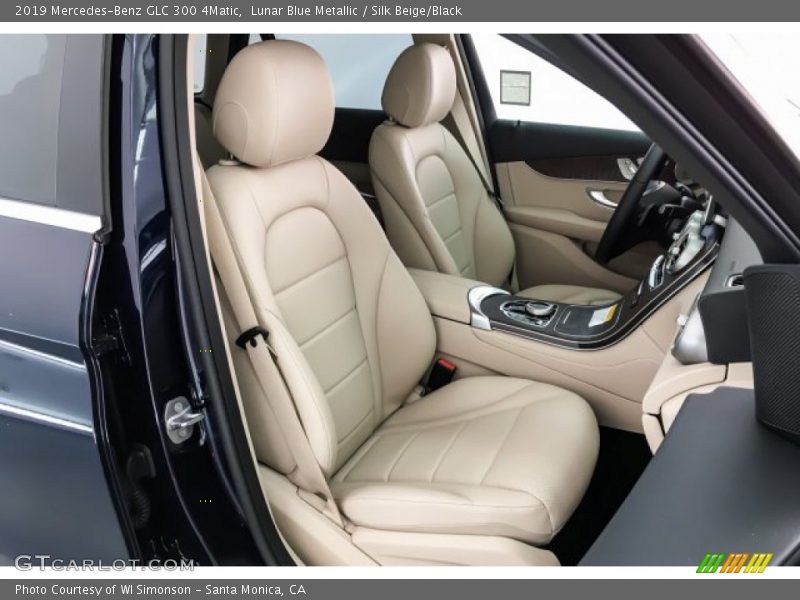 Lunar Blue Metallic / Silk Beige/Black 2019 Mercedes-Benz GLC 300 4Matic