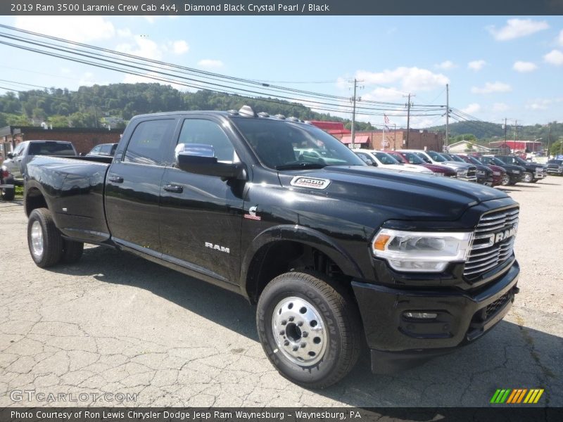 Front 3/4 View of 2019 3500 Laramie Crew Cab 4x4