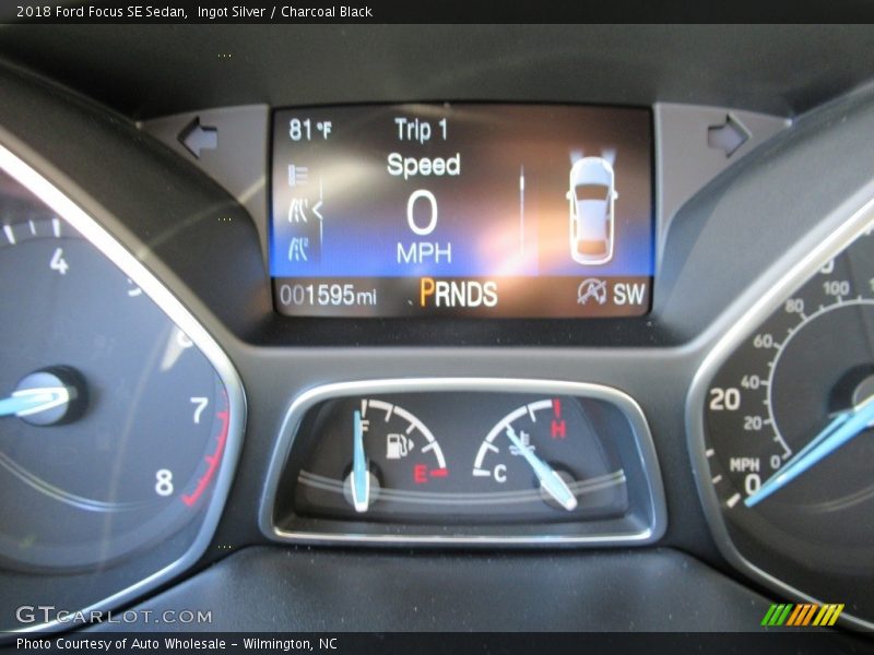 Ingot Silver / Charcoal Black 2018 Ford Focus SE Sedan