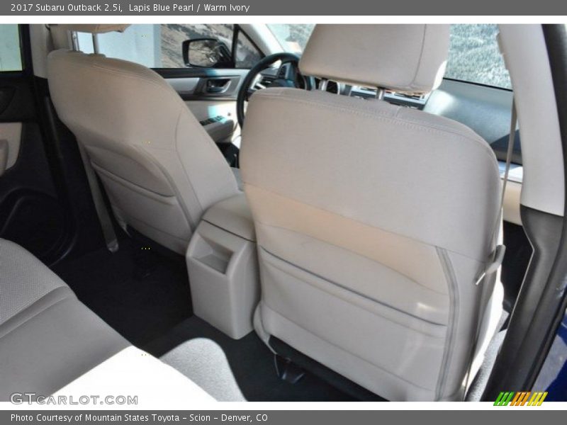 Lapis Blue Pearl / Warm Ivory 2017 Subaru Outback 2.5i