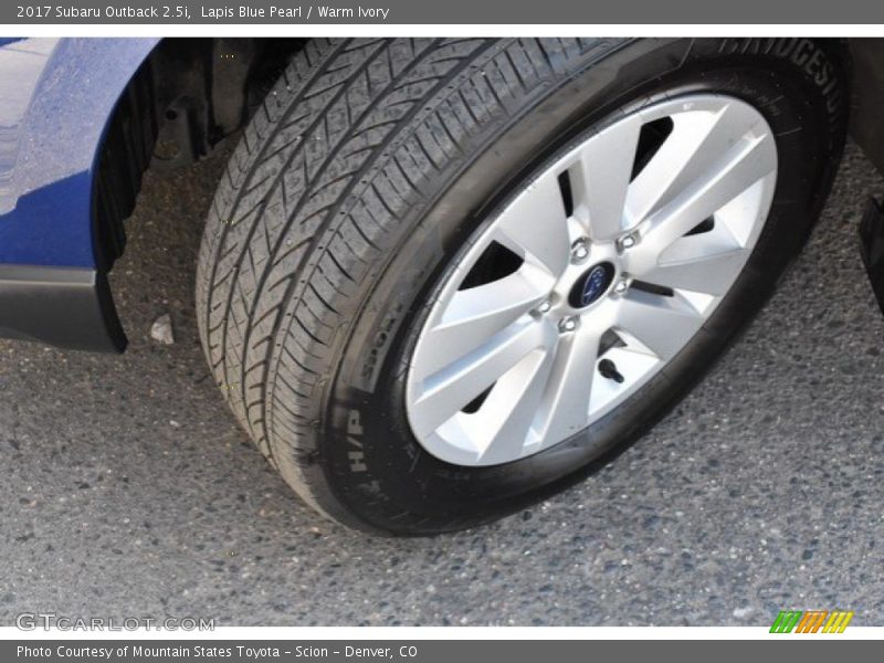 Lapis Blue Pearl / Warm Ivory 2017 Subaru Outback 2.5i