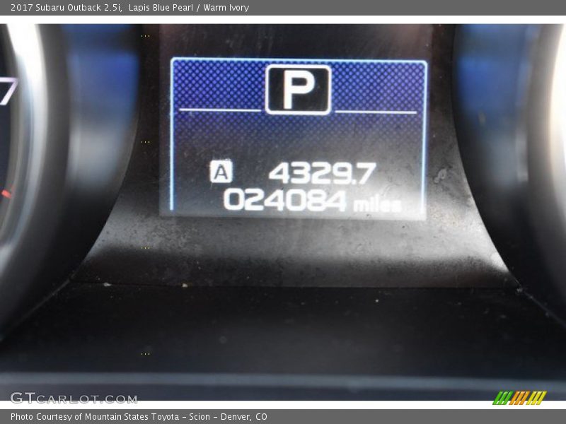 Lapis Blue Pearl / Warm Ivory 2017 Subaru Outback 2.5i