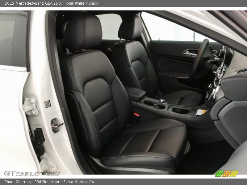 Polar White / Black 2019 Mercedes-Benz GLA 250