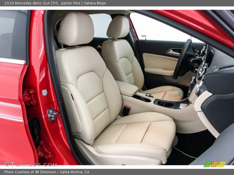 Jupiter Red / Sahara Beige 2019 Mercedes-Benz GLA 250