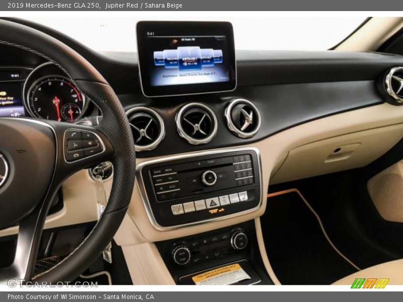 Jupiter Red / Sahara Beige 2019 Mercedes-Benz GLA 250