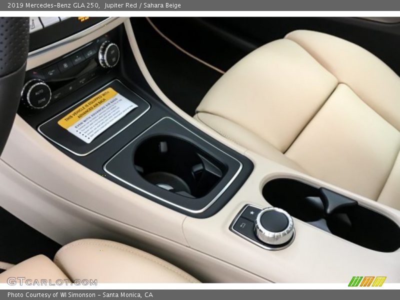 Jupiter Red / Sahara Beige 2019 Mercedes-Benz GLA 250