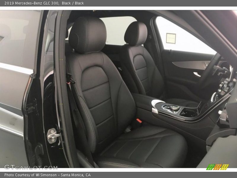 Black / Black 2019 Mercedes-Benz GLC 300