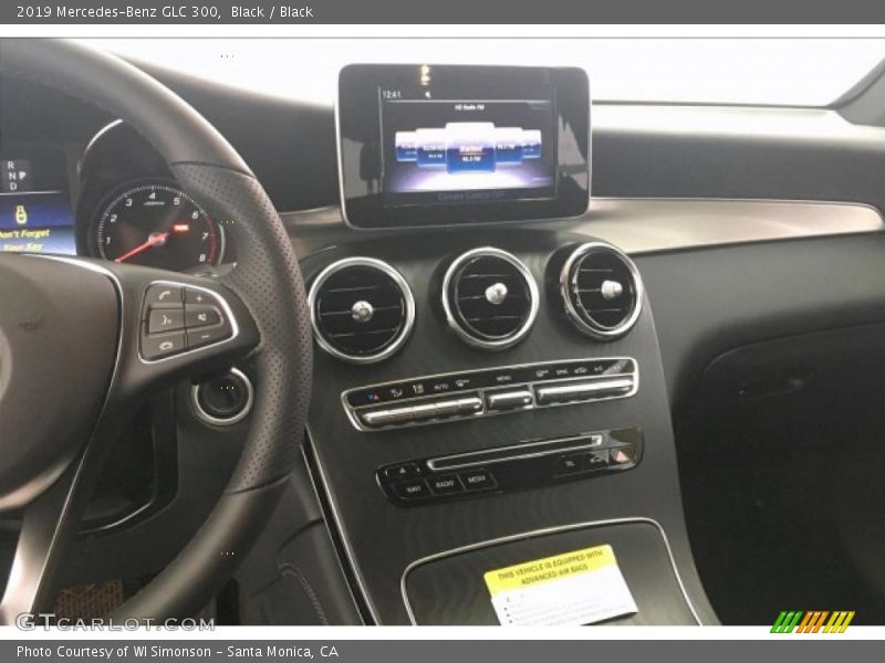 Black / Black 2019 Mercedes-Benz GLC 300