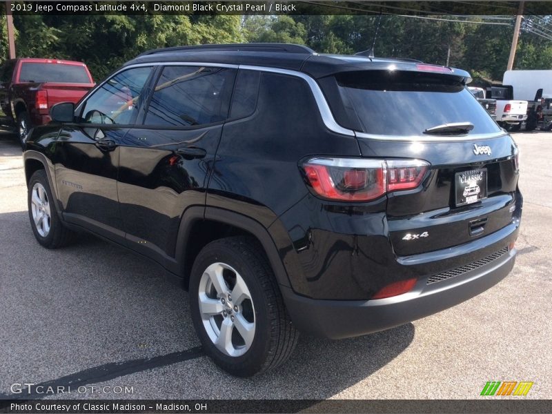 Diamond Black Crystal Pearl / Black 2019 Jeep Compass Latitude 4x4