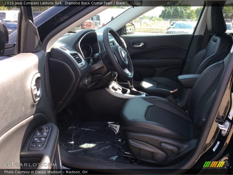 Diamond Black Crystal Pearl / Black 2019 Jeep Compass Latitude 4x4