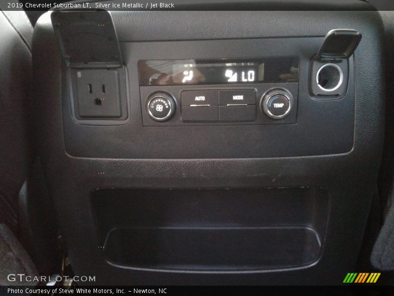 Silver Ice Metallic / Jet Black 2019 Chevrolet Suburban LT