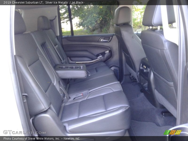 Silver Ice Metallic / Jet Black 2019 Chevrolet Suburban LT