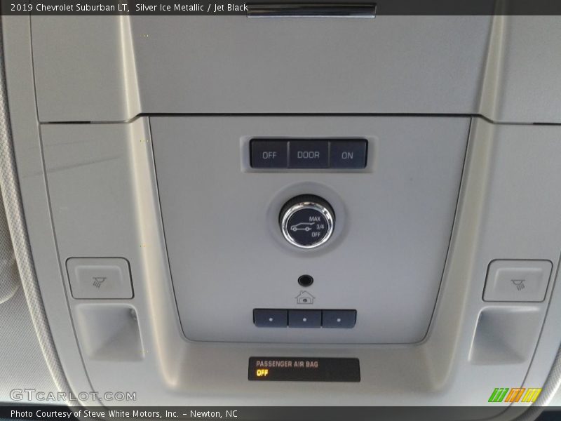 Silver Ice Metallic / Jet Black 2019 Chevrolet Suburban LT