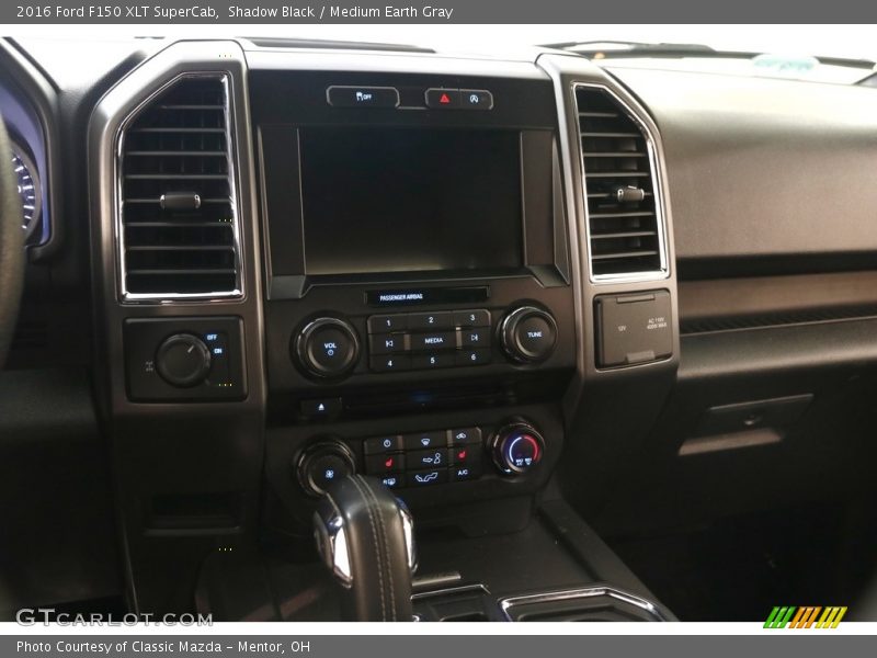 Shadow Black / Medium Earth Gray 2016 Ford F150 XLT SuperCab