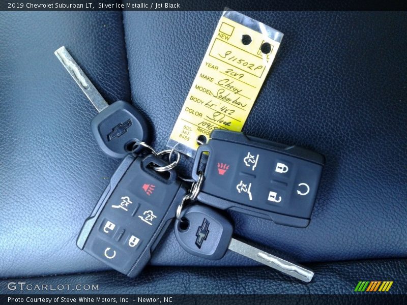 Keys of 2019 Suburban LT