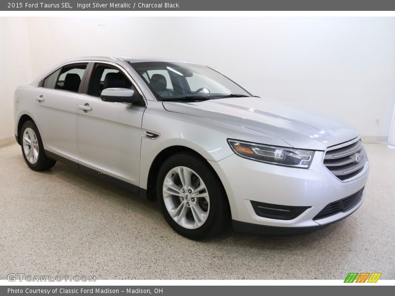 Ingot Silver Metallic / Charcoal Black 2015 Ford Taurus SEL