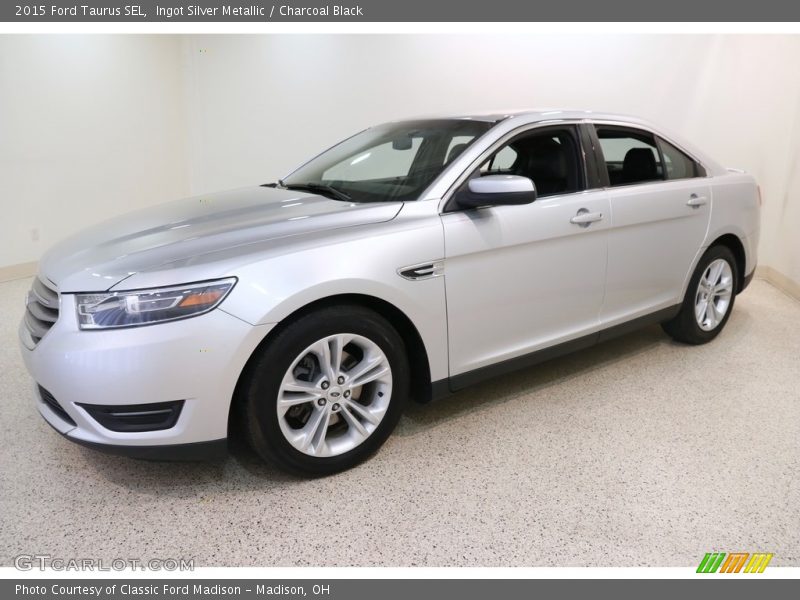Ingot Silver Metallic / Charcoal Black 2015 Ford Taurus SEL