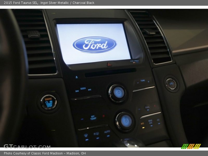 Ingot Silver Metallic / Charcoal Black 2015 Ford Taurus SEL
