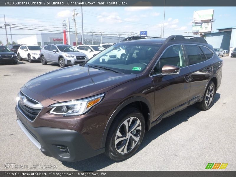 Front 3/4 View of 2020 Outback 2.5i Limited