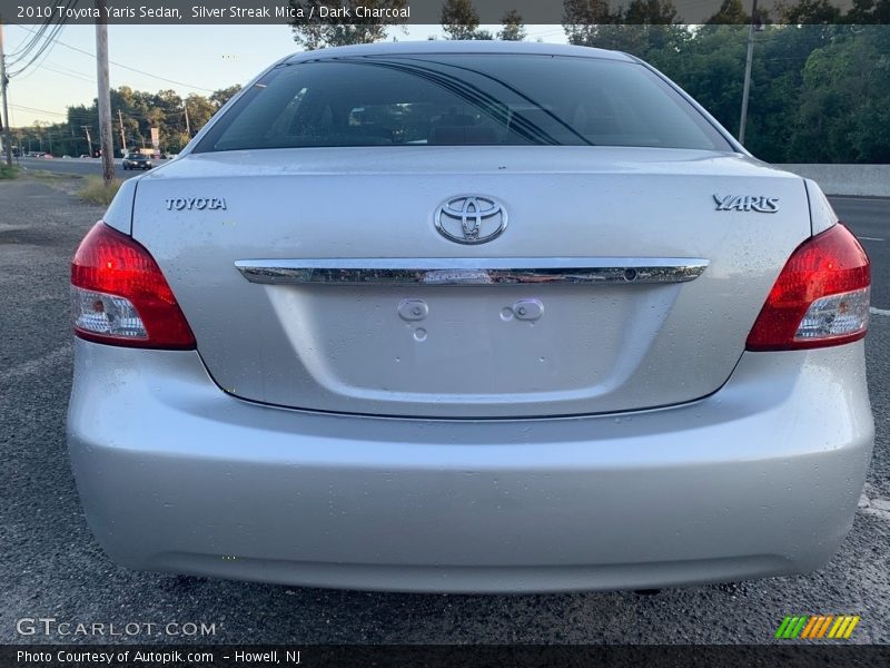 Silver Streak Mica / Dark Charcoal 2010 Toyota Yaris Sedan