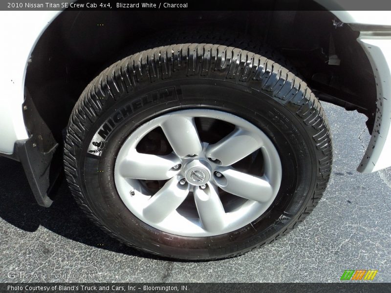 Blizzard White / Charcoal 2010 Nissan Titan SE Crew Cab 4x4