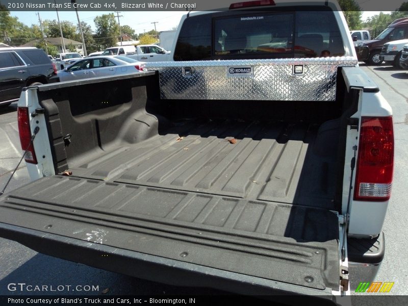 Blizzard White / Charcoal 2010 Nissan Titan SE Crew Cab 4x4