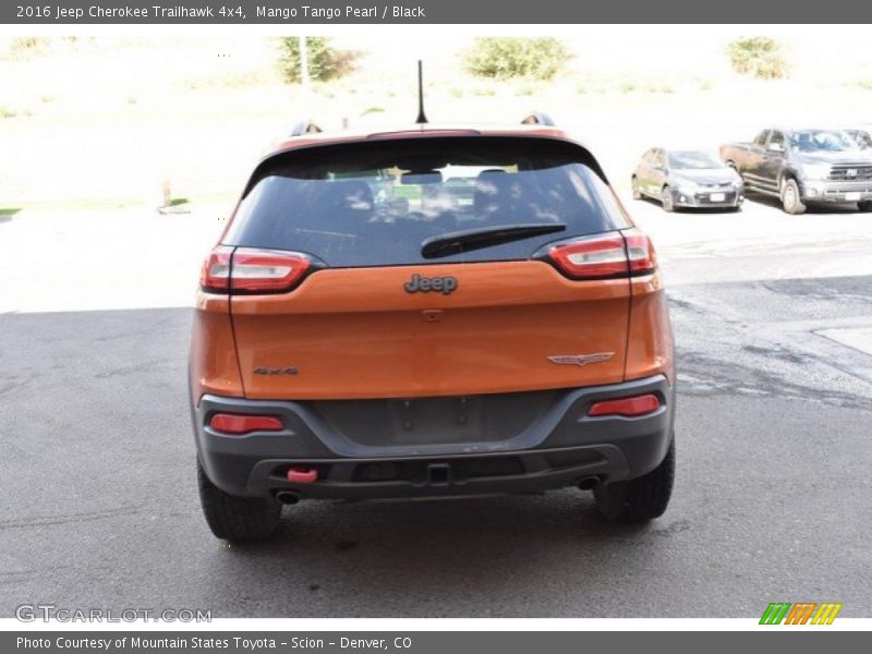 Mango Tango Pearl / Black 2016 Jeep Cherokee Trailhawk 4x4