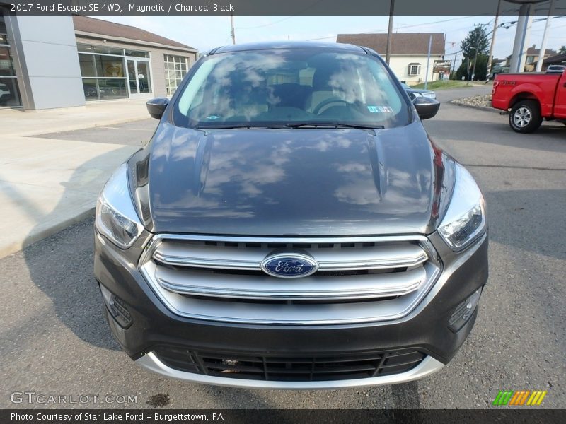 Magnetic / Charcoal Black 2017 Ford Escape SE 4WD