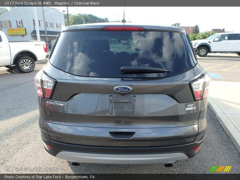 Magnetic / Charcoal Black 2017 Ford Escape SE 4WD
