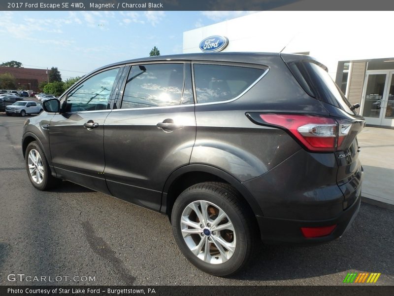 Magnetic / Charcoal Black 2017 Ford Escape SE 4WD