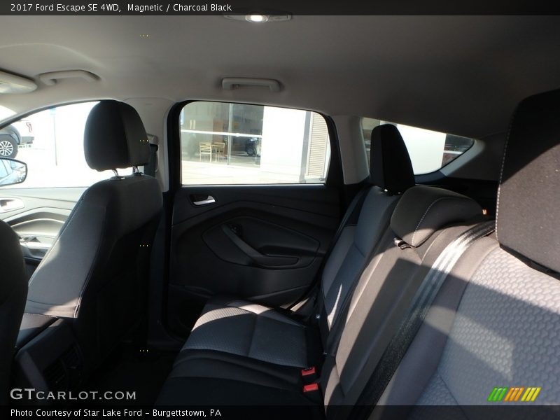 Magnetic / Charcoal Black 2017 Ford Escape SE 4WD