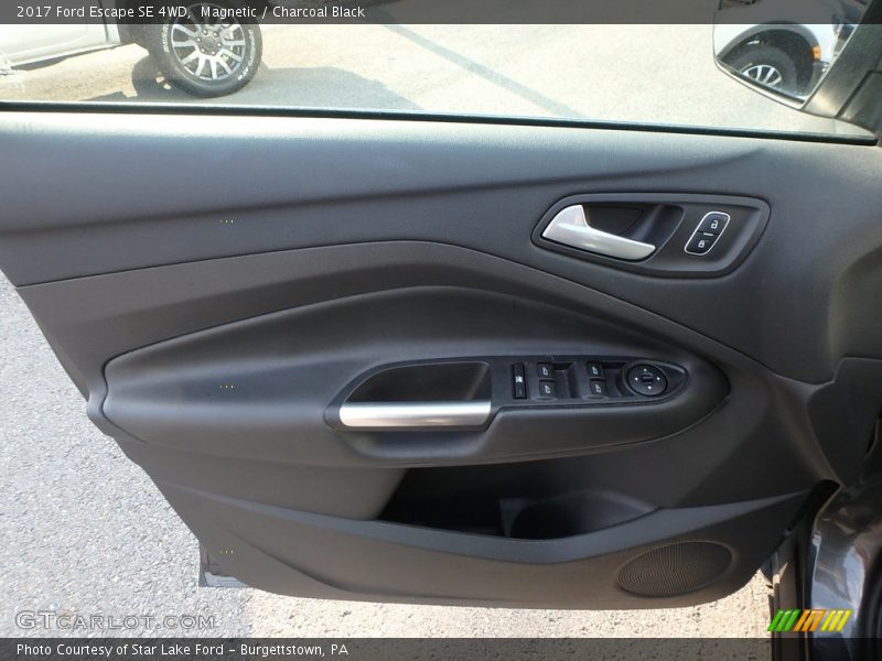 Magnetic / Charcoal Black 2017 Ford Escape SE 4WD