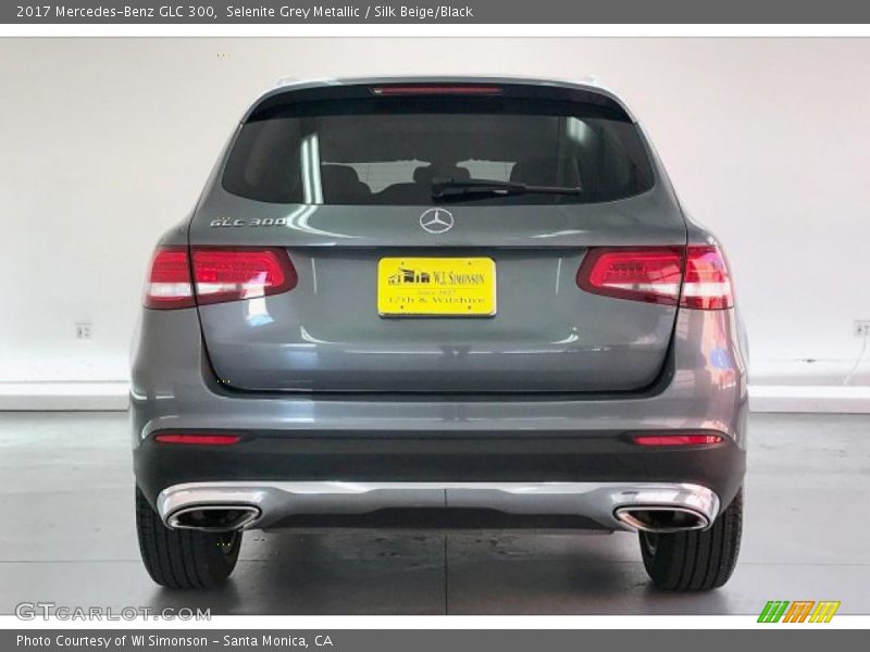 Selenite Grey Metallic / Silk Beige/Black 2017 Mercedes-Benz GLC 300
