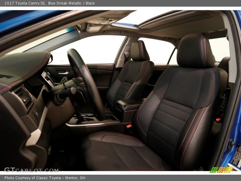Blue Streak Metallic / Black 2017 Toyota Camry SE
